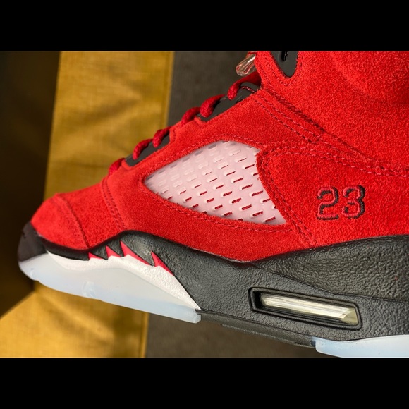 Jordan 5 Raging Bulls 🔥CONFIRMD🔥 size 5 and 3.5 - Picture 4 of 9